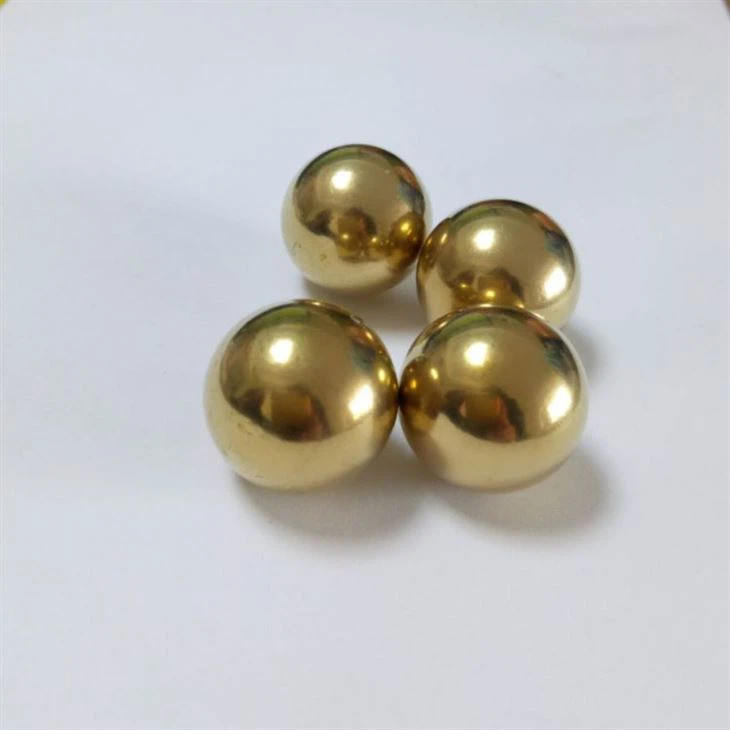 Čvrsta mesingasta lopta